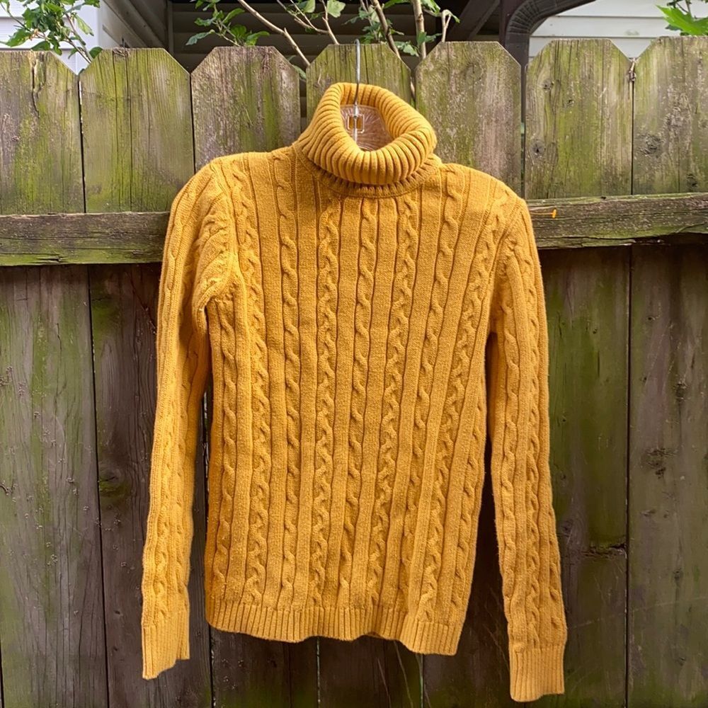 Preswick & moire mustard color sweater sz. S